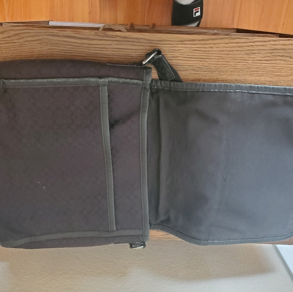 A Black Coach Bag - Picture 4 of 5